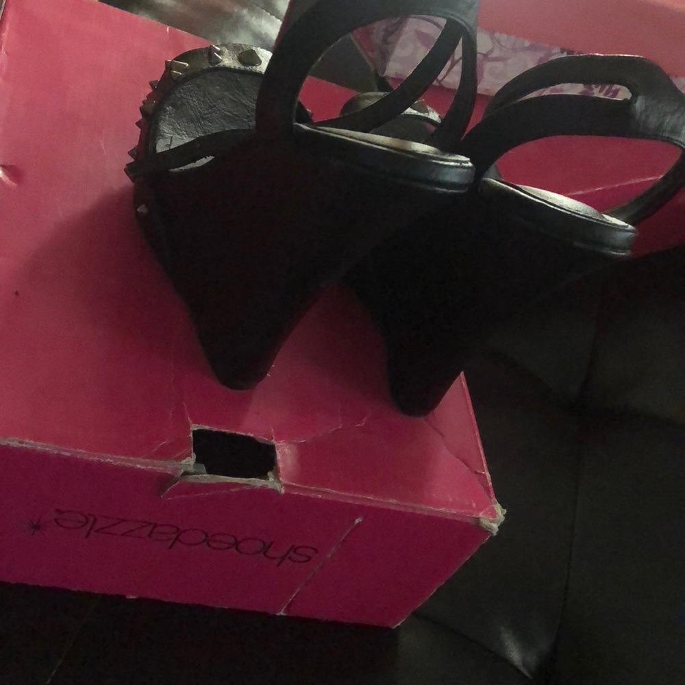 High heels - Picture 3 of 3